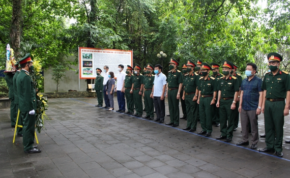 Kh&ocirc;ng được ng&acirc;y thơ...