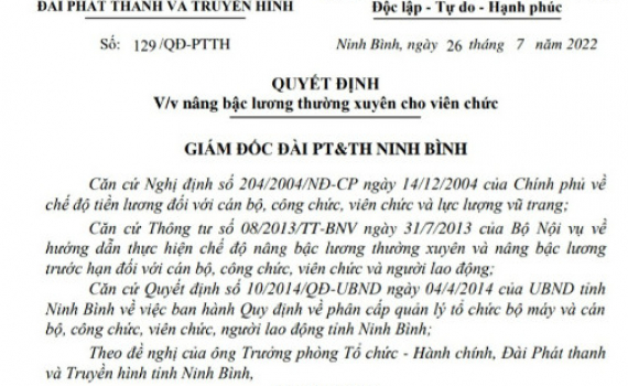 Quyết định về việc n&acirc;ng bậc lương thường xuy&ecirc;n cho b&agrave; Trần Thị Hồng Giang