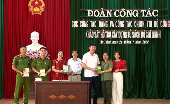 Khảo s&aacute;t, hỗ trợ x&acirc;y dựng tủ s&aacute;ch Hồ Ch&iacute; Minh tại một số địa phương tr&ecirc;n địa b&agrave;n huyện Y&ecirc;n Kh&aacute;nh v&agrave; Kim Sơn