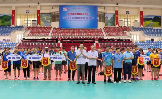 Khởi tranh Giải b&oacute;ng b&agrave;n c&aacute;c CLB - C&uacute;p Li&ecirc;n đo&agrave;n tỉnh Ninh B&igrave;nh năm 2022