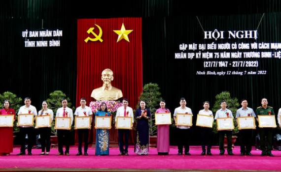 UBND tỉnh gặp mặt đại biểu Người c&oacute; c&ocirc;ng với c&aacute;ch mạng nh&acirc;n kỷ niệm 75 năm Ng&agrave;y Thương binh, Liệt sỹ