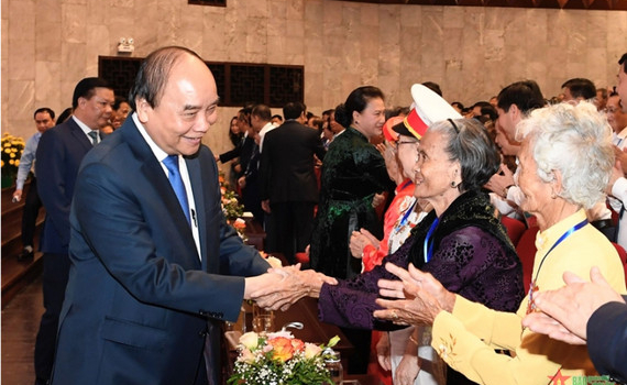 Lễ kỷ niệm 75 năm Ng&agrave;y Thương binh-Liệt sĩ v&agrave; Tuy&ecirc;n dương đại biểu người c&oacute; c&ocirc;ng với c&aacute;ch mạng ti&ecirc;u biểu to&agrave;n quốc năm 2022