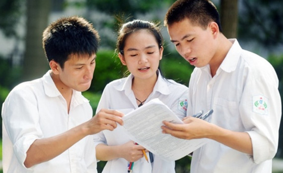 Kết quả thi tốt nghiệp THPT năm 2022: Ch&ecirc;nh lệch giữa điểm thi v&agrave; điểm học bạ kh&ocirc;ng nhiều