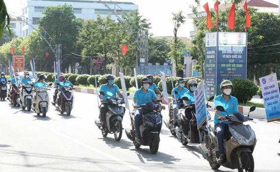 Lễ ra qu&acirc;n hưởng ứng ng&agrave;y Bảo hiểm y tế Việt Nam
