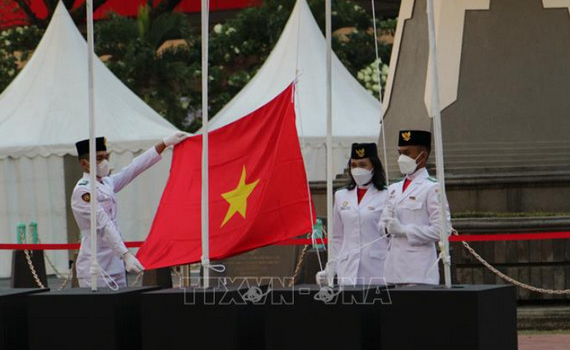 Quốc kỳ Việt Nam tung bay tại ASEAN Para Games 2022