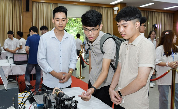 Gắn nghi&ecirc;n cứu khoa học với c&aacute;c &ldquo;b&agrave;i to&aacute;n&rdquo; cuộc sống