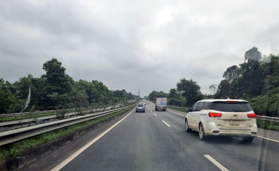 Từ 1-8, thu ph&iacute; kh&ocirc;ng dừng tr&ecirc;n to&agrave;n bộ c&aacute;c tuyến cao tốc