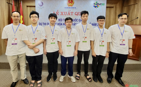 Đội tuyển Việt Nam đứng thứ 5 kỳ thi Olympic Vật l&yacute; quốc tế năm 2022