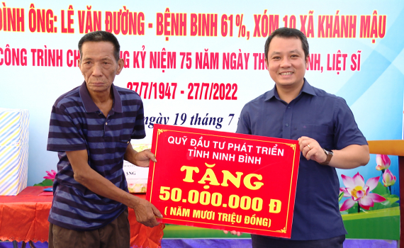 Kh&aacute;nh th&agrave;nh v&agrave; b&agrave;n giao nh&agrave; t&igrave;nh nghĩa tặng gia đ&igrave;nh ch&iacute;nh s&aacute;ch tại x&atilde; Kh&aacute;nh Mậu