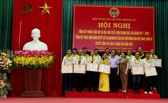 Nho Quan tổng kết phong tr&agrave;o n&ocirc;ng d&acirc;n thi đua sản xuất kinh doanh giỏi giai đoạn 2017-2022