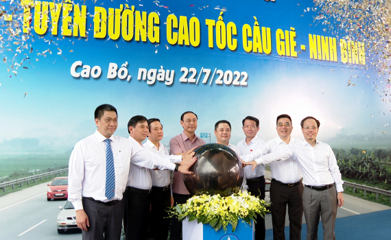 Đồng ch&iacute; Chủ tịch UBND tỉnh dự Lễ khai trương dịch vụ ETC tuyến cao tốc Cầu Giẽ - Ninh B&igrave;nh