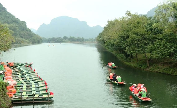 UBND tỉnh y&ecirc;u cầu chấn chỉnh v&agrave; tăng cường c&ocirc;ng t&aacute;c quản l&yacute;, sử dụng đất đai v&agrave; trật tự x&acirc;y dựng trong phạm vi Quần thể danh thắng Tr&agrave;ng An