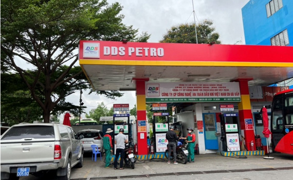 Bộ C&ocirc;ng Thương: Nếu cửa h&agrave;ng kinh doanh xăng dầu để thiếu h&agrave;ng đến ng&agrave;y thứ 2 sẽ bị xử l&yacute; nghi&ecirc;m