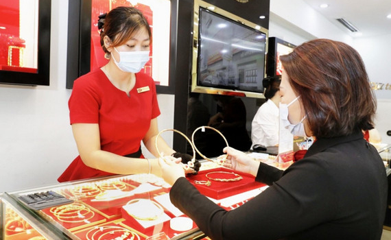 V&agrave;ng giảm gi&aacute; nhẹ