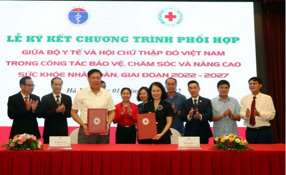 Phối hợp thực hiện c&aacute;c hoạt động nh&acirc;n đạo v&agrave; tuy&ecirc;n truyền c&aacute;c gi&aacute; trị nh&acirc;n đạo