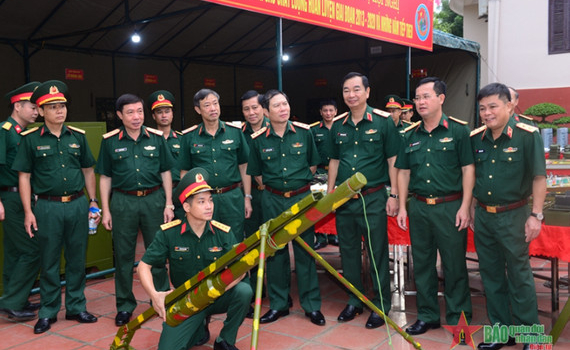 Qu&acirc;n đo&agrave;n 1 ch&uacute; trọng huấn luyện theo nhiệm vụ, đưa bộ đội v&agrave;o s&aacute;t thực tế chiến đấu