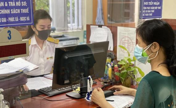 Ứng dụng c&ocirc;ng nghệ, giảm ti&ecirc;u cực, nhũng nhiễu