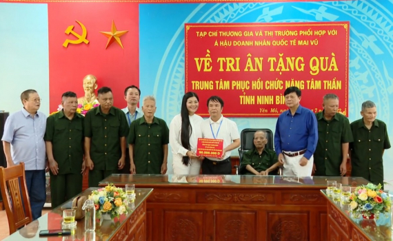 Tri &acirc;n tặng qu&agrave; Trung t&acirc;m Phục hồi chức năng t&acirc;m thần tỉnh