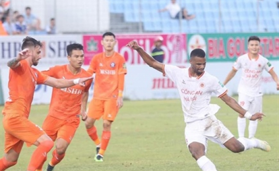 Nhiều bất ngờ tại v&ograve;ng đấu ph&acirc;n hạng V.League 2023