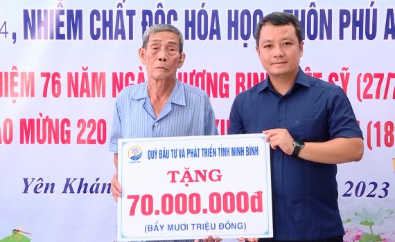 Kh&aacute;nh th&agrave;nh nh&agrave; t&igrave;nh nghĩa cho gia đ&igrave;nh ch&iacute;nh s&aacute;ch tại x&atilde; Kh&aacute;nh Ph&uacute;