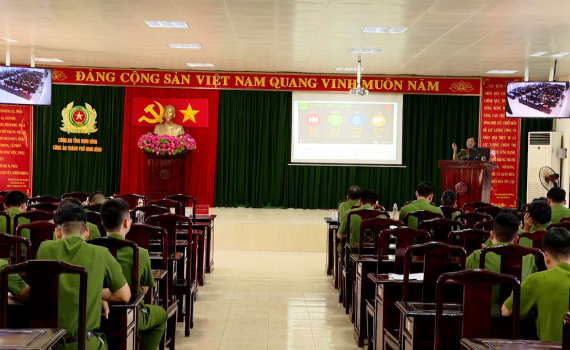 Hội nghị tăng cường giải ph&aacute;p ph&ograve;ng ngừa, đấu tranh với tội phạm tr&ecirc;n kh&ocirc;ng gian mạng