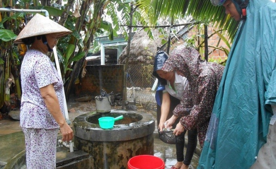Đảm bảo nước sạch, vệ sinh m&ocirc;i trường, bảo vệ sức khỏe nh&acirc;n d&acirc;n trong m&ugrave;a mưa lũ