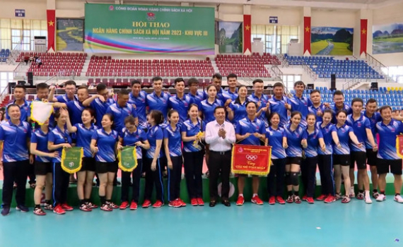 Bế mạc Hội thao Ng&acirc;n h&agrave;ng ch&iacute;nh s&aacute;ch x&atilde; hội khu vực III
