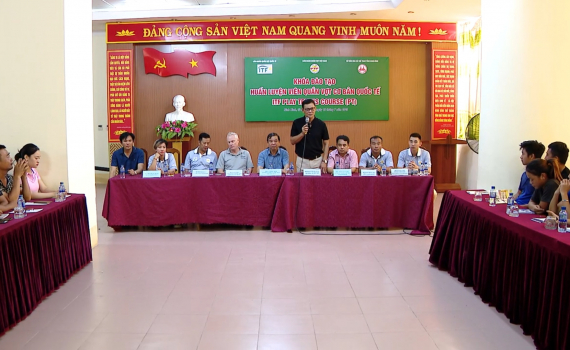Khai giảng kh&oacute;a đ&agrave;o tạo HLV quần vợt cơ bản quốc tế