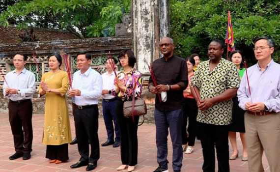 Đo&agrave;n UNESCO thăm khu di t&iacute;ch lịch sử - văn h&oacute;a Cố đ&ocirc; Hoa Lư