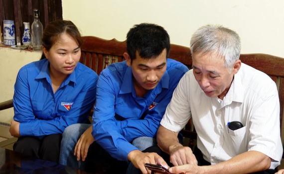Gia Viễn triển khai th&iacute; điểm c&agrave;i đặt ứng dụng c&ocirc;ng d&acirc;n số