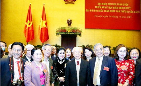 Tổng B&iacute; thư Nguyễn Ph&uacute; Trọng hết l&ograve;ng v&igrave; sự ph&aacute;t triển của nền văn h&oacute;a Việt Nam