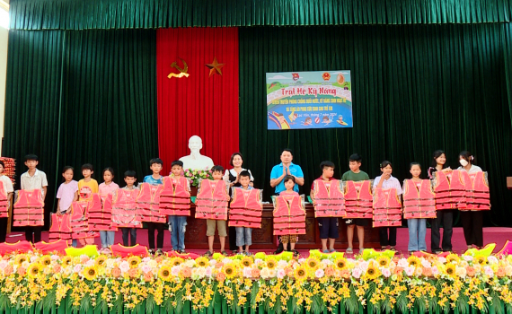 Chương tr&igrave;nh Trại h&egrave; kỹ năng tại x&atilde; Lạc V&acirc;n
