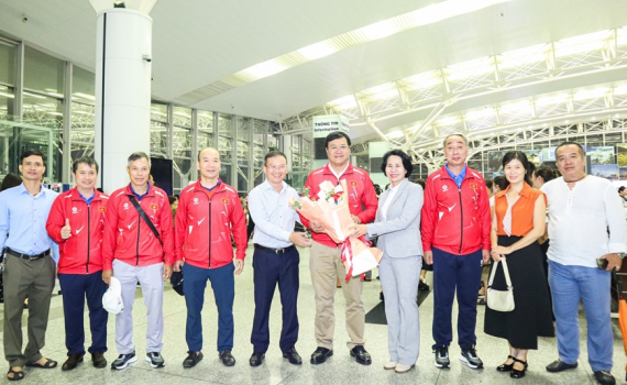 Đo&agrave;n thể thao Việt Nam l&ecirc;n đường dự Olympic Paris 2024