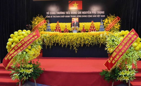 L&atilde;nh đạo Đảng, Nh&agrave; nước, Mặt trận Tổ quốc Việt Nam viếng Tổng B&iacute; thư Nguyễn Ph&uacute; Trọng