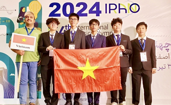 Việt Nam gi&agrave;nh 2 huy chương v&agrave;ng, 3 huy chương bạc tại Olympic Vật l&yacute; quốc tế 2024