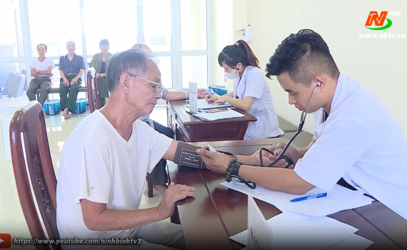 Trung t&acirc;m Điều dưỡng Người c&oacute; c&ocirc;ng Ninh B&igrave;nh n&acirc;ng cao chất lượng chăm s&oacute;c người c&oacute; c&ocirc;ng