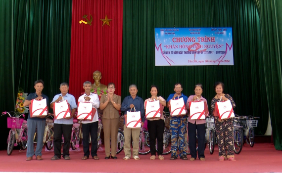 Chương tr&igrave;nh &ldquo;Khăn hồng t&igrave;nh nguyện&rdquo; tại x&atilde; Y&ecirc;n Nh&acirc;n