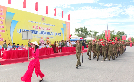 Ninh B&igrave;nh ra mắt lực lượng tham gia bảo vệ an ninh, trật tự cơ sở