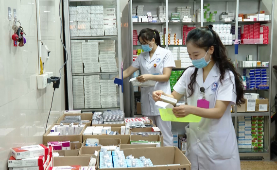 Bệnh viện Đa khoa tỉnh triển khai m&ocirc; h&igrave;nh cấp, ph&aacute;t thuốc th&ocirc;ng minh