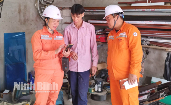 PC Ninh B&igrave;nh &aacute;p dụng đồng bộ nhiều giải ph&aacute;p để xử l&yacute; h&oacute;a đơn tiền điện tăng cao m&ugrave;a nắng n&oacute;ng