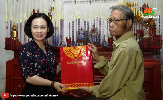 Đo&agrave;n đại biểu Quốc hội tỉnh thăm, tặng qu&agrave; nh&acirc;n ng&agrave;y Thương binh - Liệt sĩ
