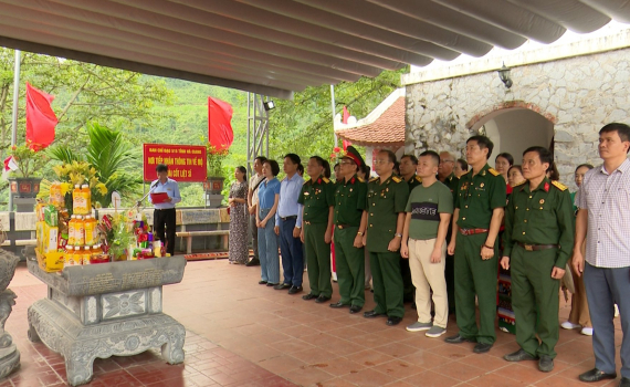 D&acirc;ng hương, tưởng niệm c&aacute;c Anh h&ugrave;ng liệt sỹ tại tỉnh H&agrave; Giang