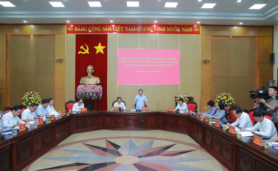 Tiểu ban KT-XH Đại hội XIV của Đảng l&agrave;m việc với c&aacute;c địa phương v&ugrave;ng đồng bằng s&ocirc;ng Hồng