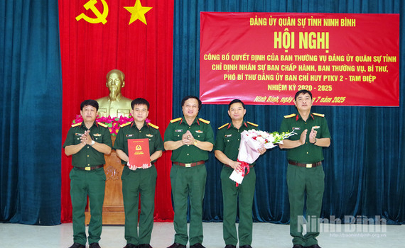 Đảng uỷ Qu&acirc;n sự tỉnh c&ocirc;ng bố Quyết định chỉ định nh&acirc;n sự Đảng uỷ c&aacute;c cơ quan, đơn vị