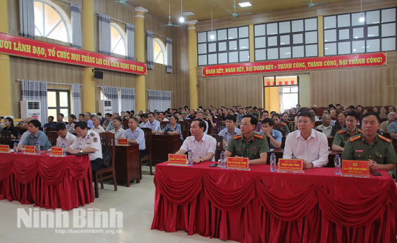 Tuy&ecirc;n truyền ph&aacute;p luật về t&iacute;n ngưỡng, t&ocirc;n gi&aacute;o v&agrave; an ninh mạng, ph&ograve;ng, chống tội phạm c&ocirc;ng nghệ cao, ph&ograve;ng ch&aacute;y, chữa ch&aacute;y tại x&atilde; Nam Xang