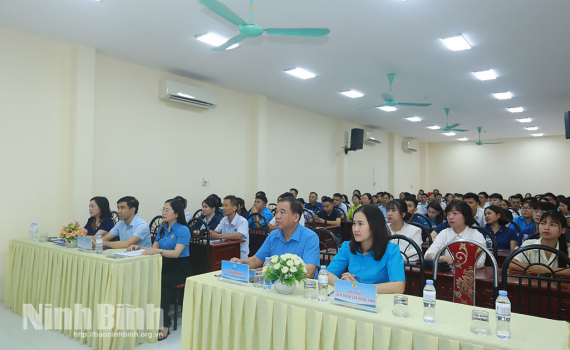 Ban C&ocirc;ng đo&agrave;n Khu c&ocirc;ng nghiệp khu vực Ch&acirc;u Sơn, Thanh Li&ecirc;m triển khai nhiệm vụ 6 th&aacute;ng cuối năm