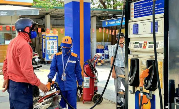 Điều chỉnh gi&aacute; xăng dầu từ 15h ng&agrave;y 30/7