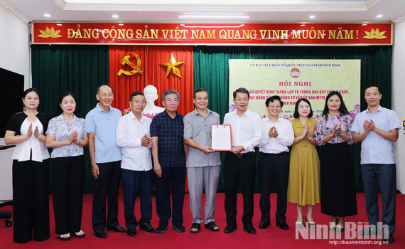 C&ocirc;ng bố Quyết định th&agrave;nh lập v&agrave; th&ocirc;ng qua Quy chế tổ chức, hoạt động của Hội đồng tư vấn Ủy ban MTTQ Việt Nam tỉnh