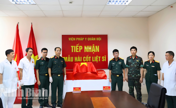 Ninh B&igrave;nh tiếp tục b&agrave;n giao 1.042 mẫu h&agrave;i cốt liệt sĩ phục vụ gi&aacute;m định ADN