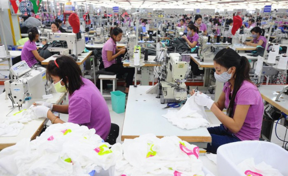 Doanh nghiệp dệt may lao đao v&igrave; Covid-19